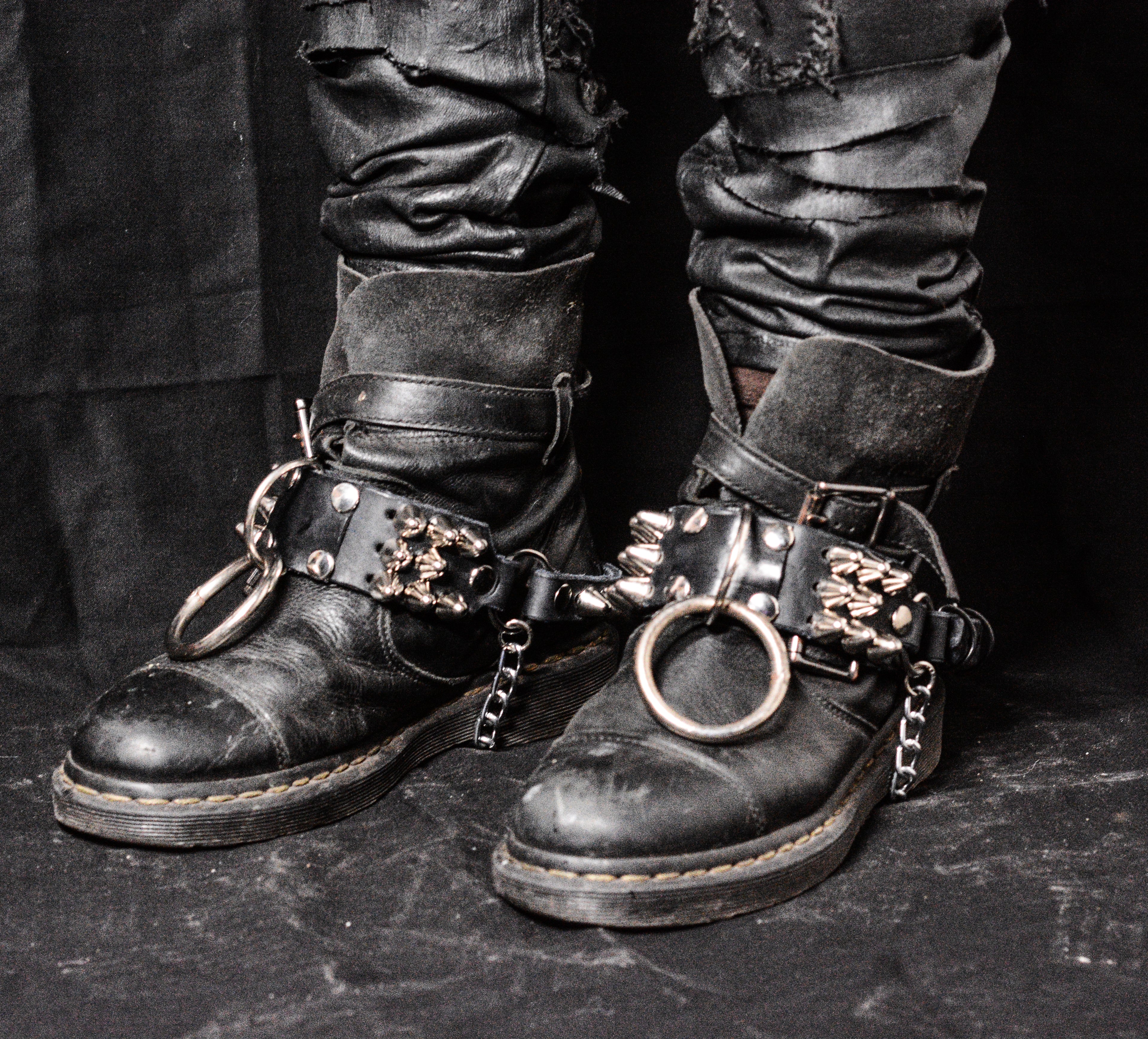 Straps con argolla central.