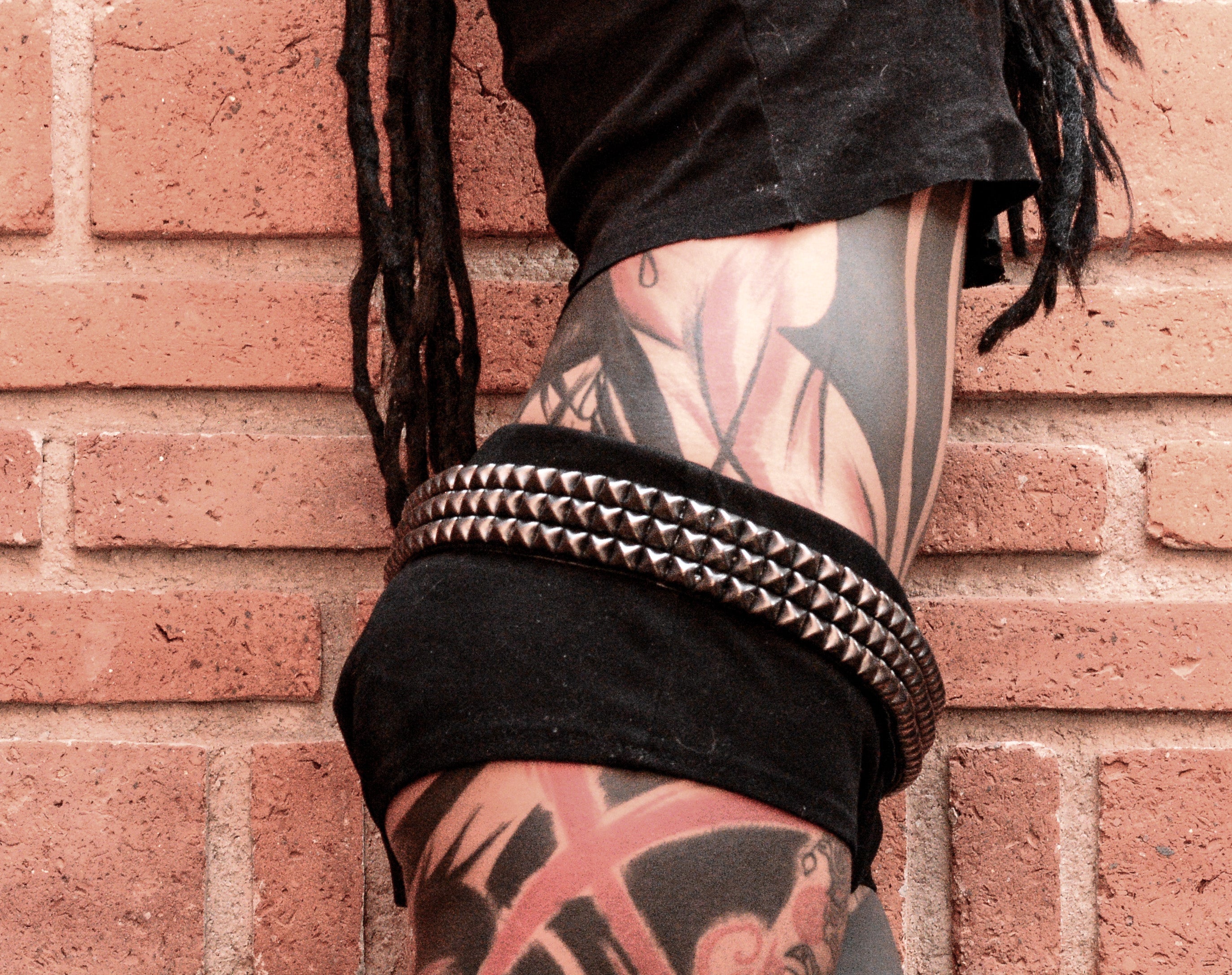 Cinturón de tres hileras con estoperol negro