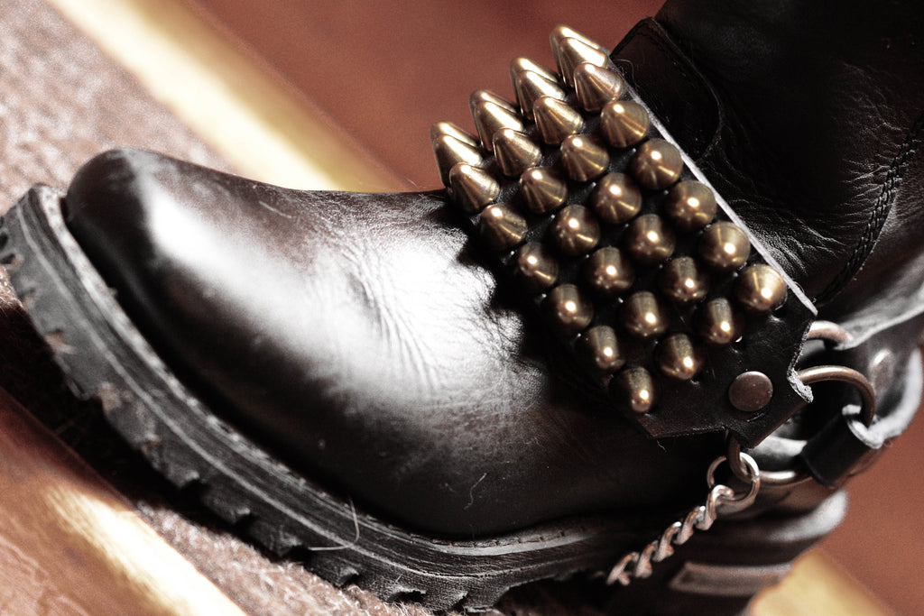 Straps de cuatro hileras con studs latón