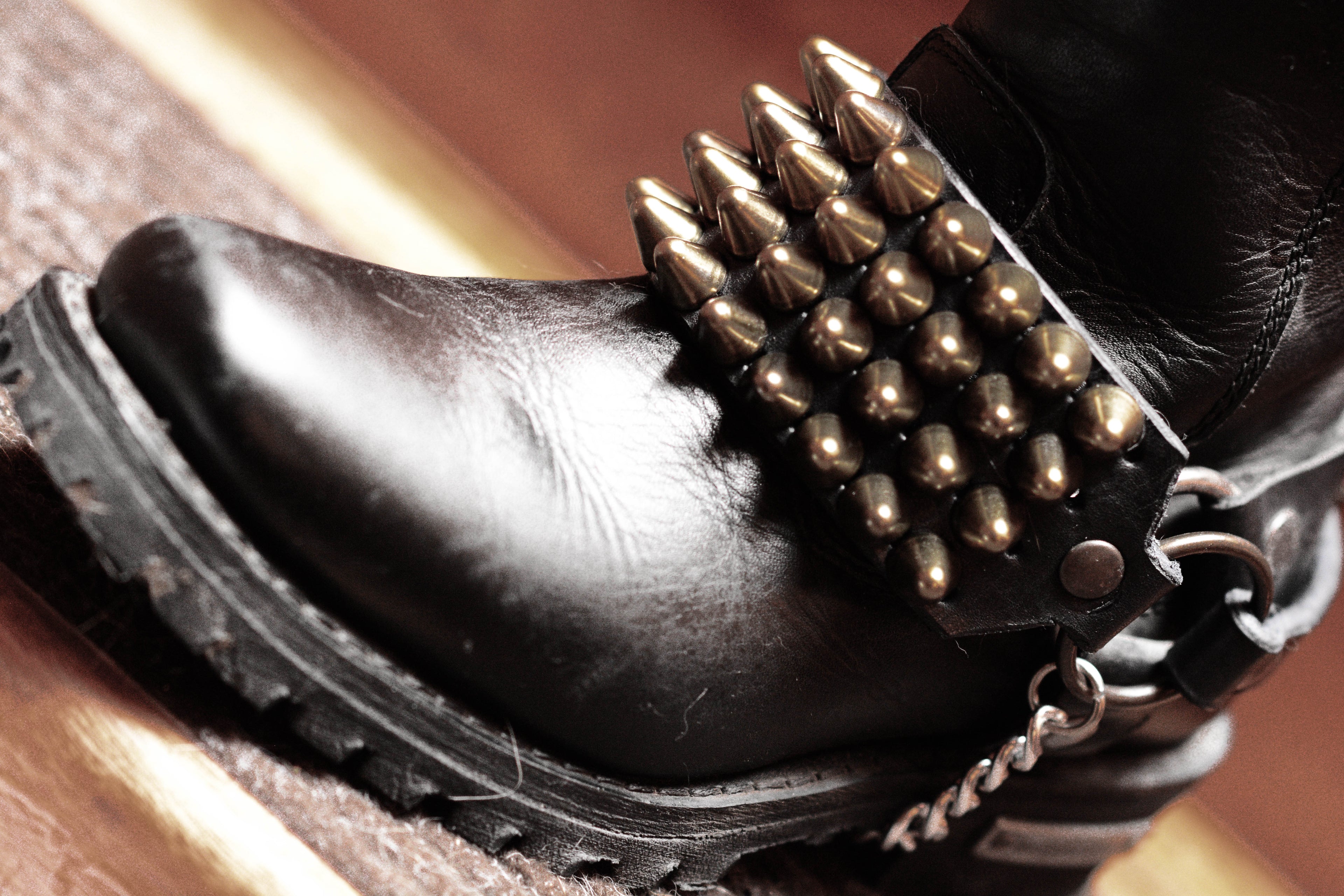 Straps de cuatro hileras con studs latón