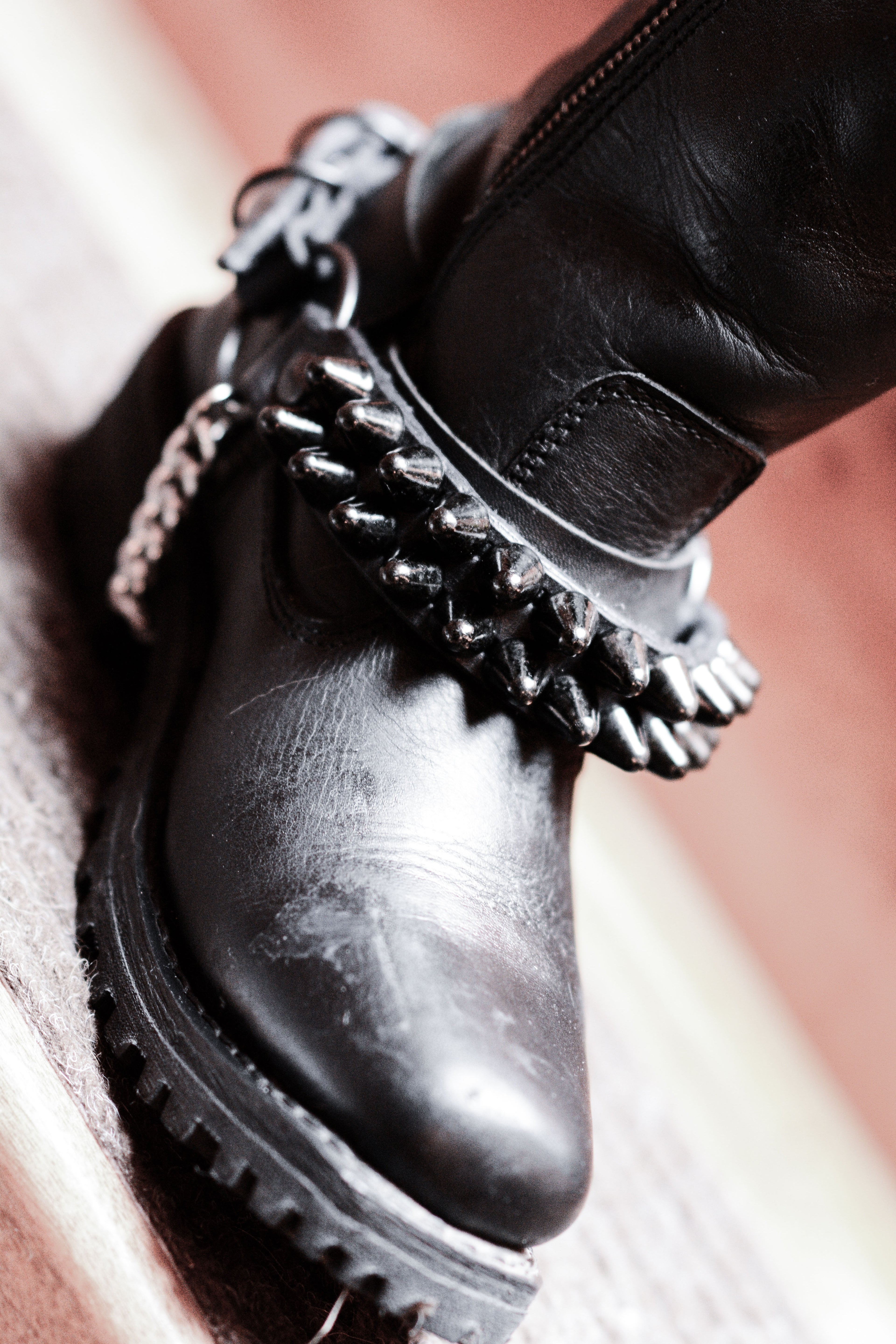 Straps de dos hileras studs negros