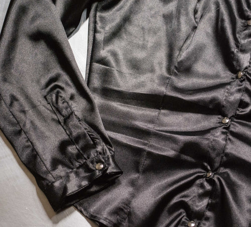 Camisa ajustada satinada