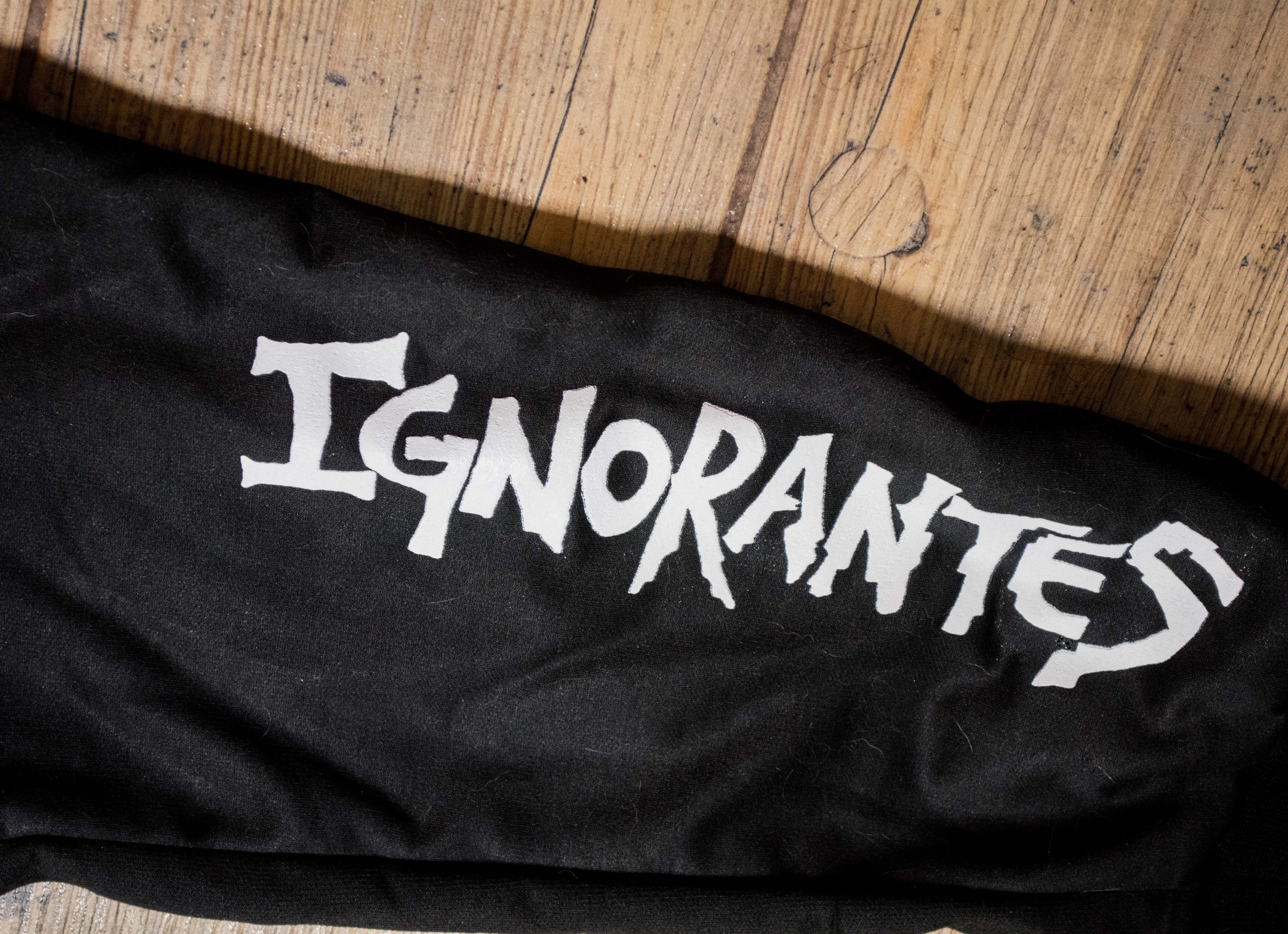 Pantalones deportivos Ignorantes