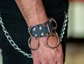 Pulsera con argollas mediana