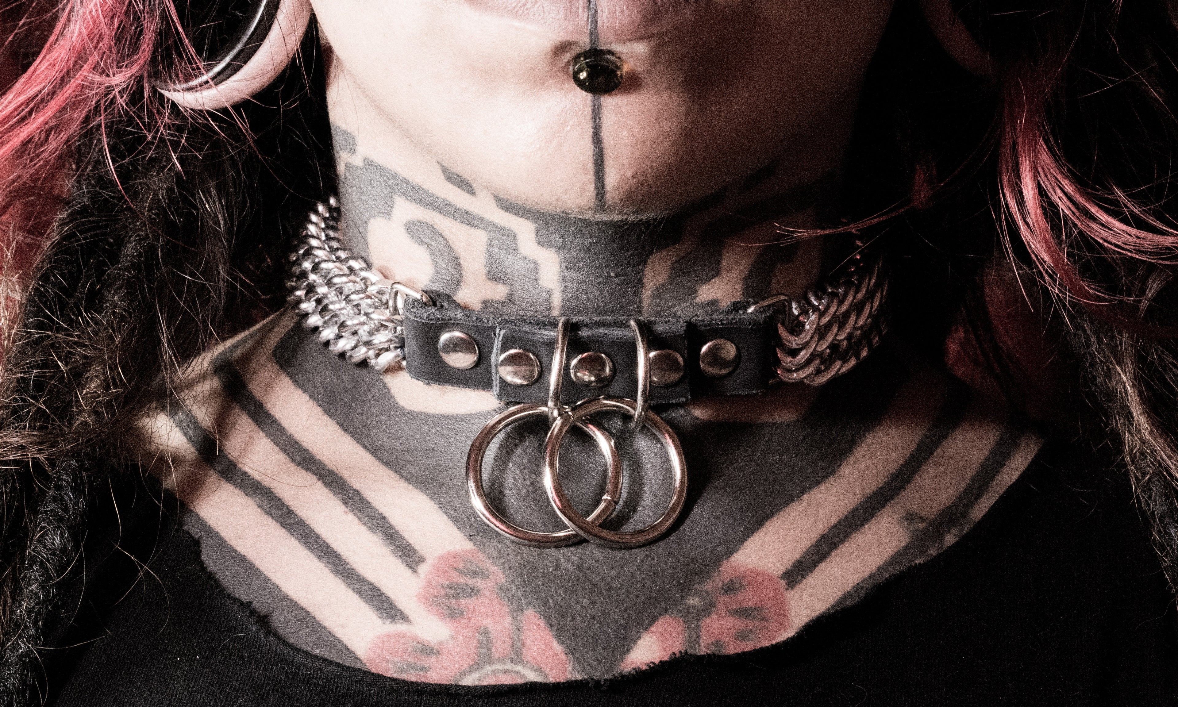 Choker de argollas y cadenas