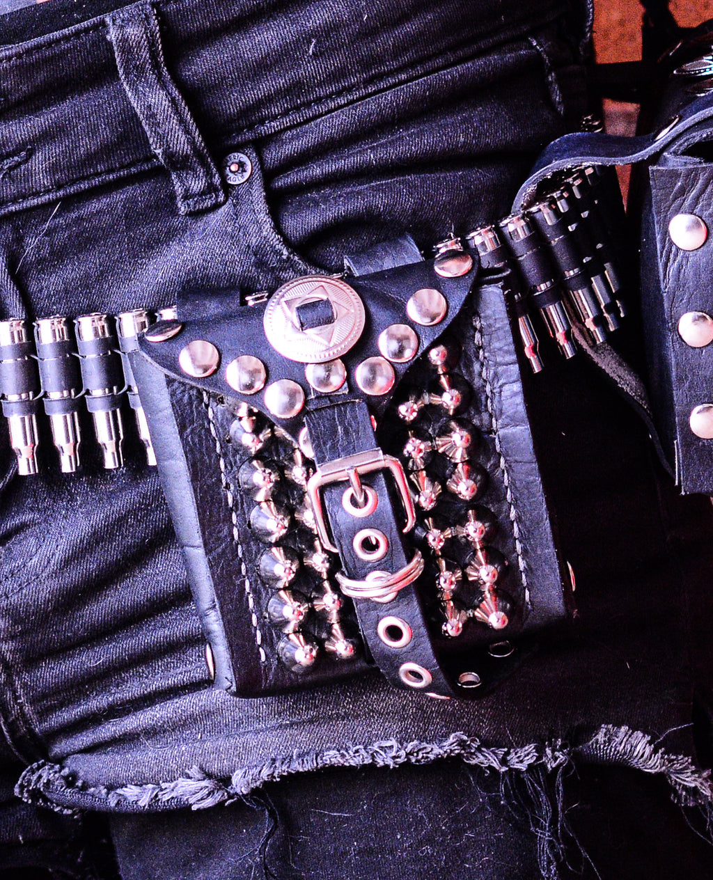 Small belt pouch with studs