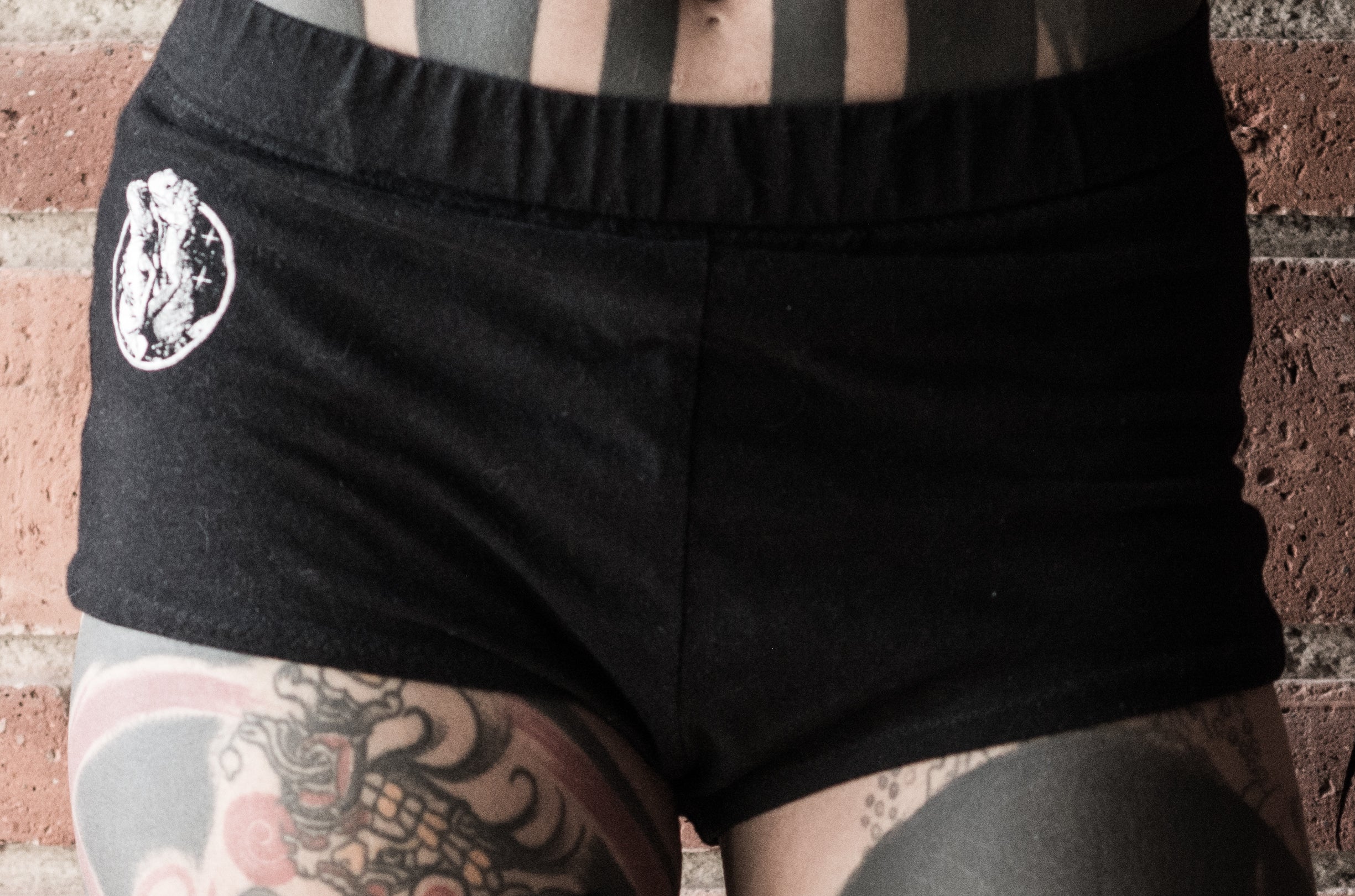 Shorts Love me like a reptile